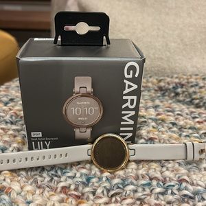 GARMIN LILY SMARTWATCH